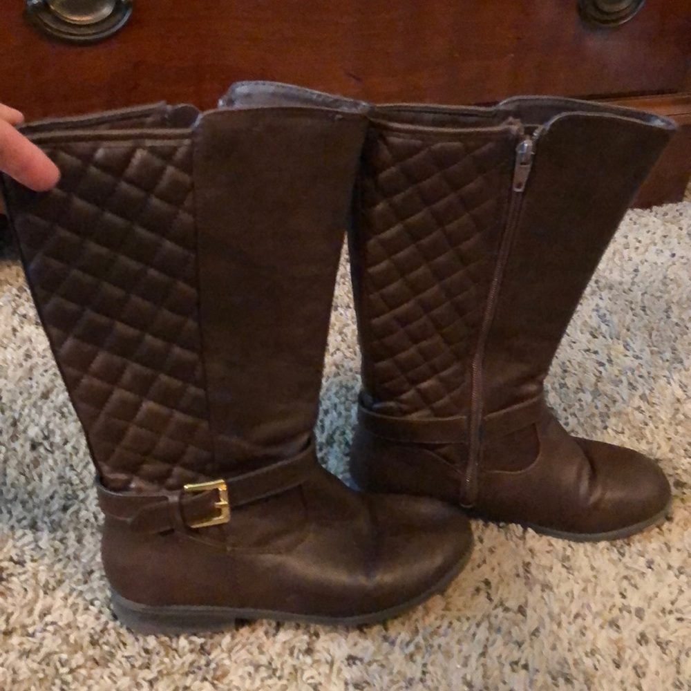 Girls boots